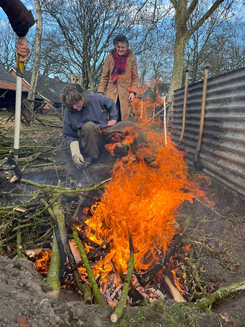 e7e091a9-d981-4b9f-8b5c-0c476e02deea (2)