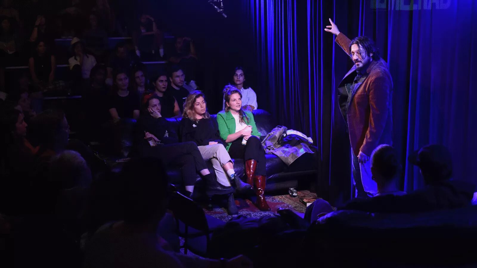 Next Talk: live storytelling door Mezrab